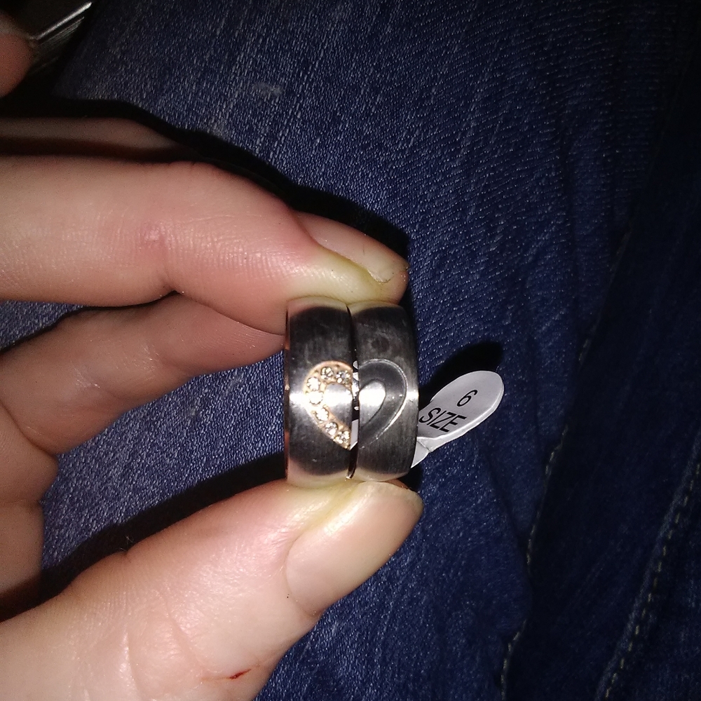Matching ring set - Picture 2 of 3